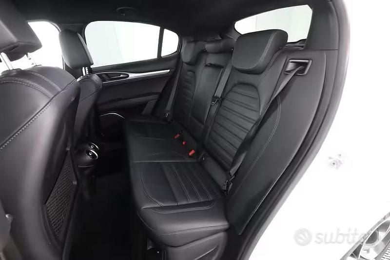 Usata Alfa Romeo Stelvio Veloce 210 CV (154 kW) 2023 Bianco SUV