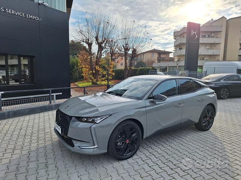 Grigio Nuova 2025 DS Automobiles DS4 Performance Tre volumi | 35.900 € - Immagine 1/4