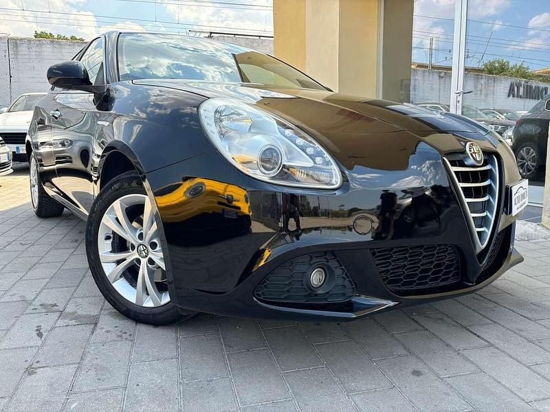 Nero Usata 2013 Alfa Romeo Giulietta Exclusive Due volumi | 6900 € (Buon prezzo) - Immagine 1/4