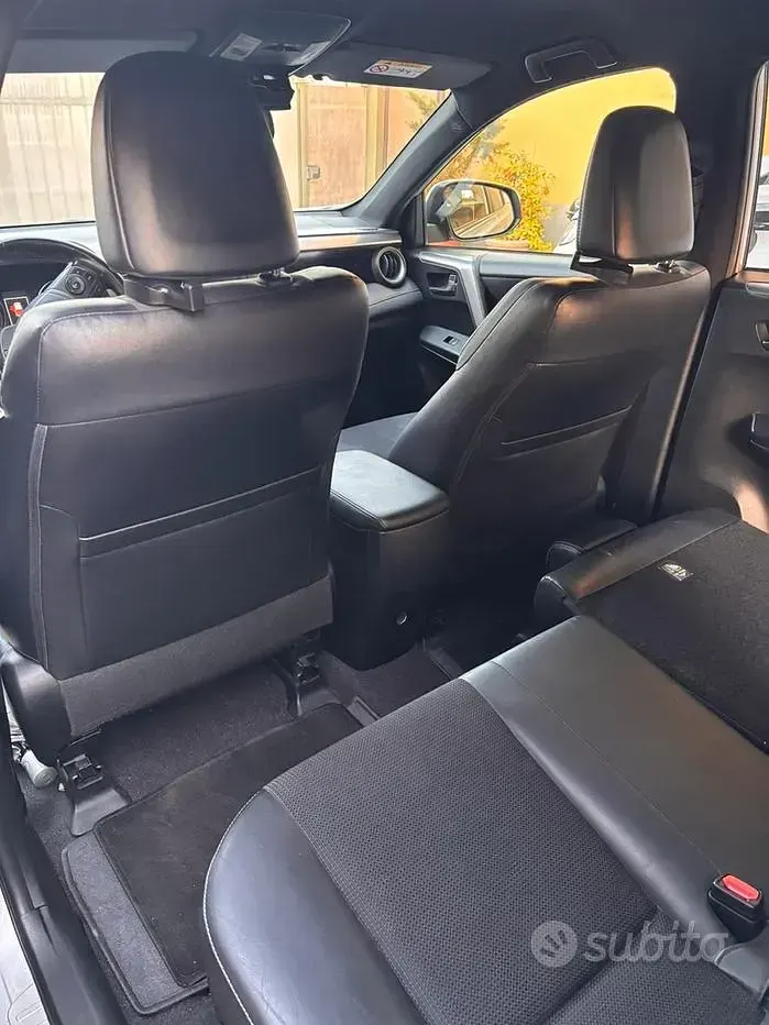 Usata Toyota RAV4 143 CV (105 kW) 2016 Grigio SUV