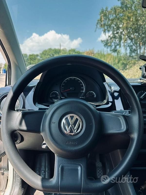 Usata VW up! 60 CV (44 kW) 2015 Bianco Utilitaria