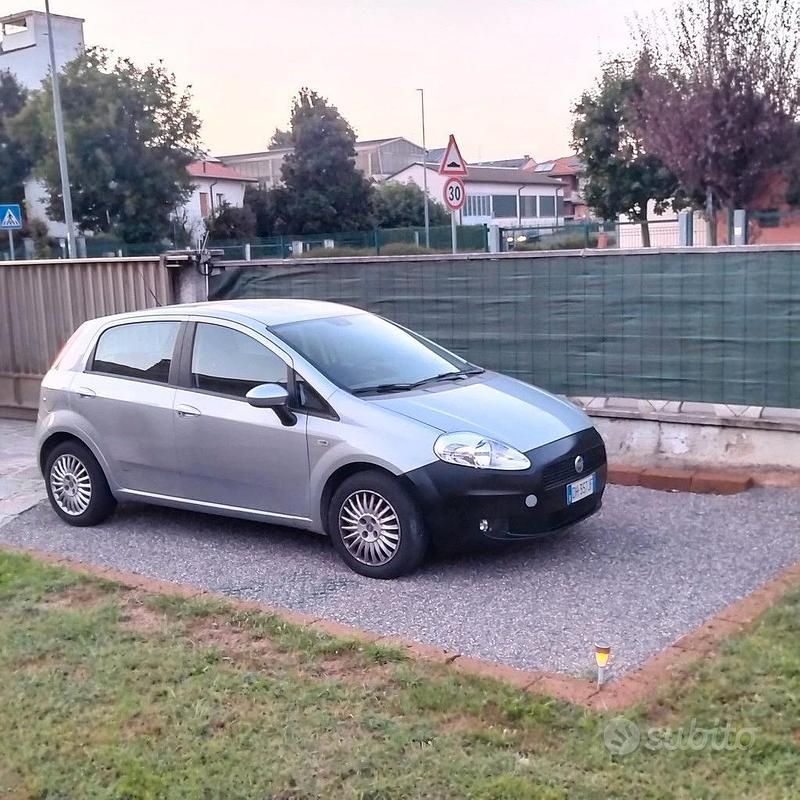 Usata Fiat Grande Punto 2007 Grigio Utilitaria