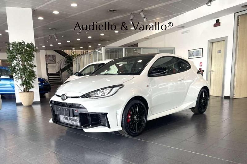 Nuova Toyota Yaris 280 CV (205 kW) 2025 Bianco Utilitaria