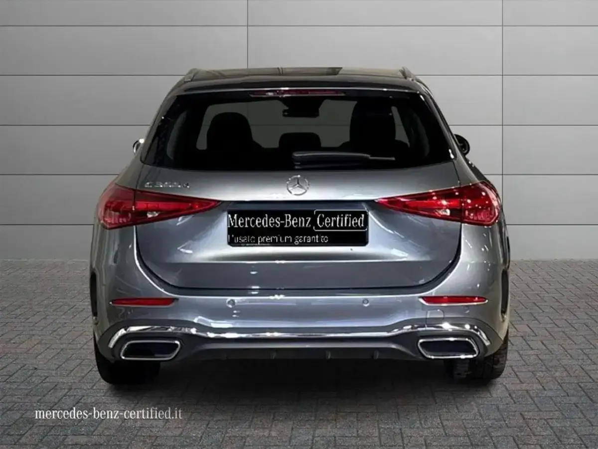 Usata Mercedes C300 Advanced 265 CV (194 kW) 2022 Grigio selenite Station wagon