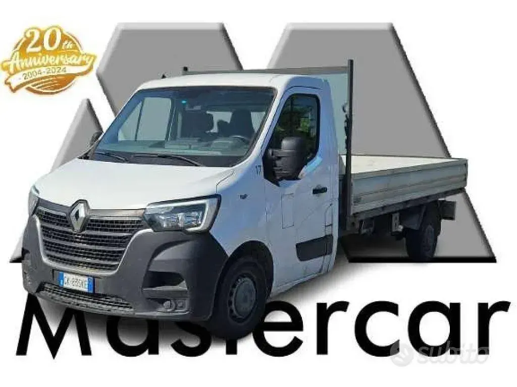 Usata Renault Master 145 CV (106 kW) 2023 Grigio Monovolume