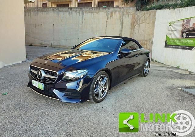 Usata Mercedes E220 Premium 194 CV (142 kW) 2019 Blu Cabrio