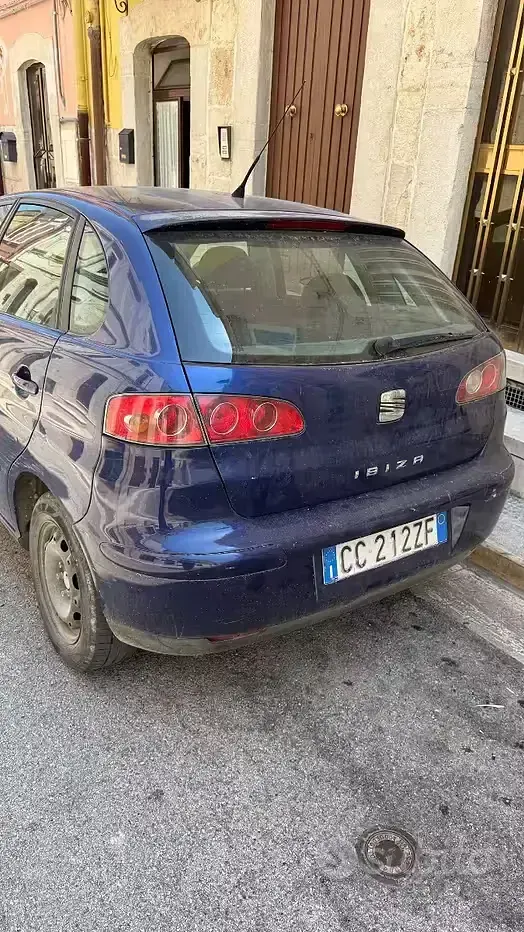Usata Seat Ibiza 75 CV (55 kW) 2002 Bluazzurro Utilitaria