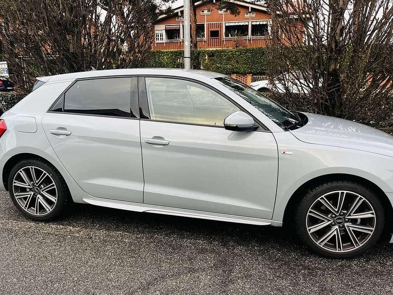 Grigio Usata 2023 Audi A1 Sportback Competition Utilitaria | 24.000 € (Ottimo prezzo) - Immagine 1/4