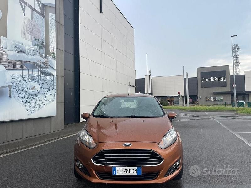 Gebraucht Ford Fiesta 95 PS (69 kW) 2016 Braun Limousine