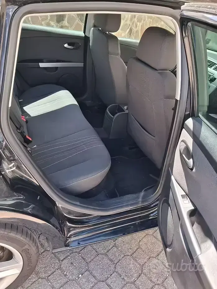 Usata Seat Leon Copa 105 CV (77 kW) 2011 Nero Utilitaria