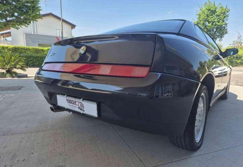 Usata Alfa Romeo GTV 150 CV (110 kW) 1997 Nero Coupé