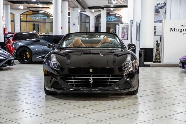 Usata Ferrari California 560 CV (411 kW) 2016 Nero Cabrio