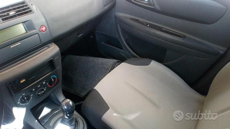 Usata Citroën C4 110 CV (80 kW) 2007 Grigio Berlina