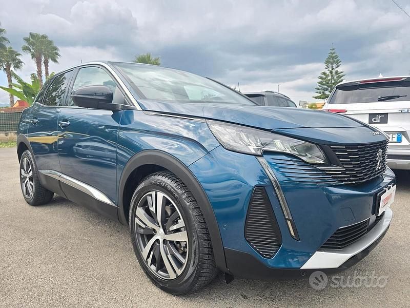 Usata Peugeot 3008 Allure 131 CV (96 kW) 2023 Blu/azzurro SUV