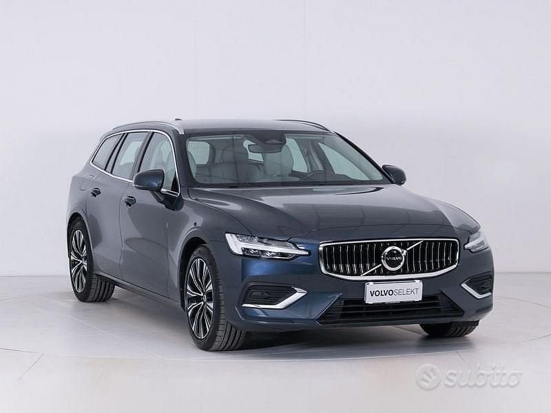 Usata Volvo V60 Plus 197 CV (144 kW) 2023 Blu Station wagon