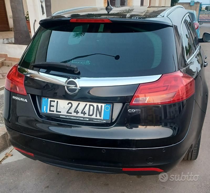 Usata Opel Insignia 160 CV (117 kW) 2012 Nero Station wagon