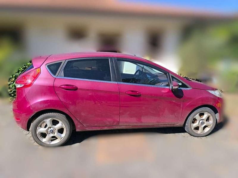 Usata Ford Fiesta Titanium 68 CV (50 kW) 2010 Berlina