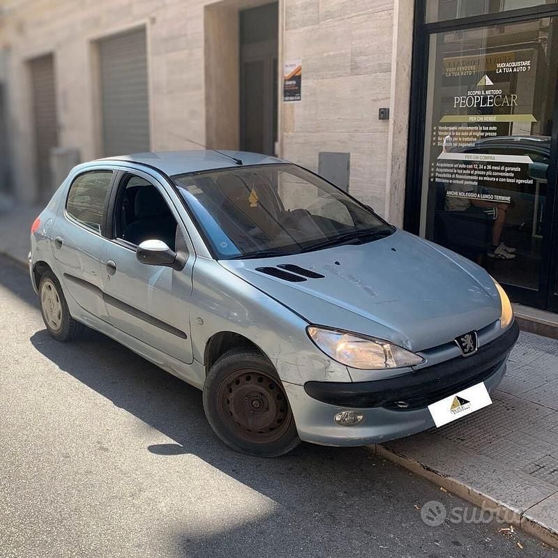 Grigio Usata 2002 Peugeot 206 Due volumi | 1200 € (Ottimo prezzo) - Immagine 1/4