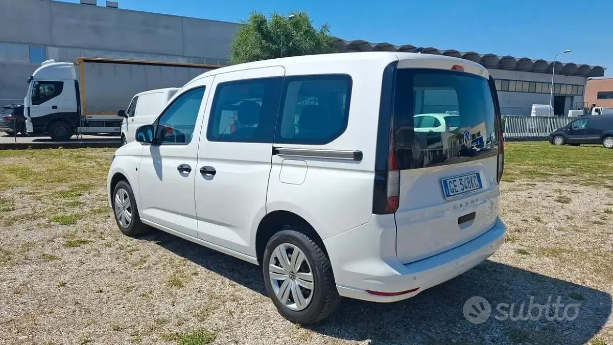 Usata VW Caddy 102 CV (75 kW) 2021 Bianco Monovolume
