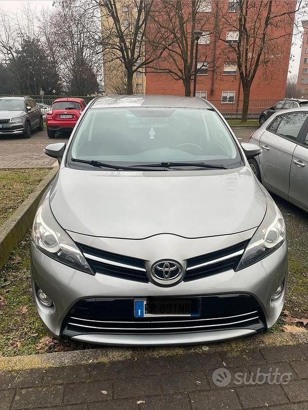 Usata Toyota Verso Active 147 CV (108 kW) 2013 Monovolume