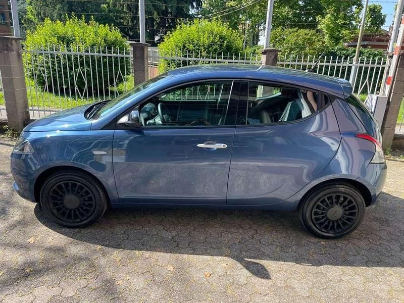 Usata Lancia Ypsilon S 69 CV (50 kW) 2022 Bianco Utilitaria