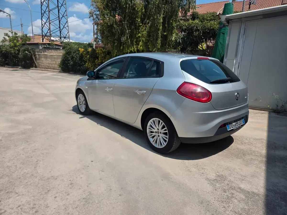 Usata Fiat Bravo Emotion 105 CV (77 kW) 2008 Argento Utilitaria