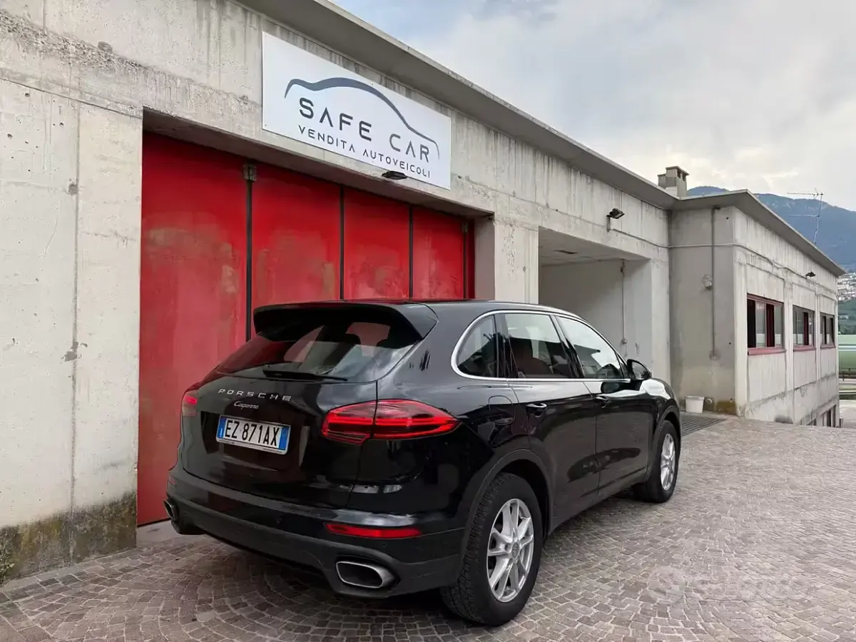 Usata Porsche Cayenne 250 CV (183 kW) 2015 Nero SUV