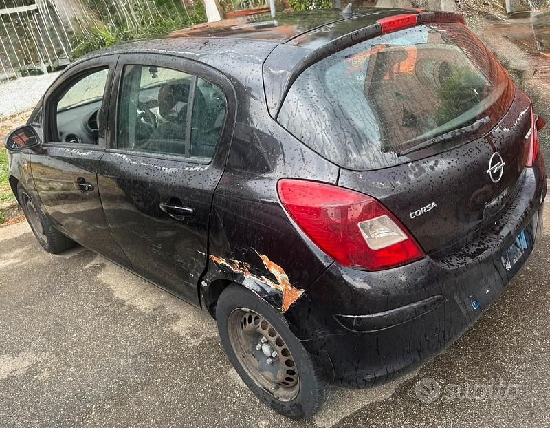 Usata Opel Corsa 75 CV (55 kW) 2022 Nero Utilitaria