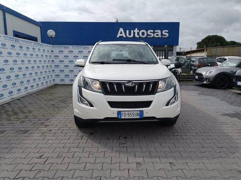 Usata Mahindra XUV500 140 CV (102 kW) 2016 Bianco SUV