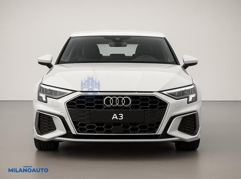 Begagnad Audi A3 Sportback S-Line 150 HK (110 kW) 2023 Vit Halvkombi
