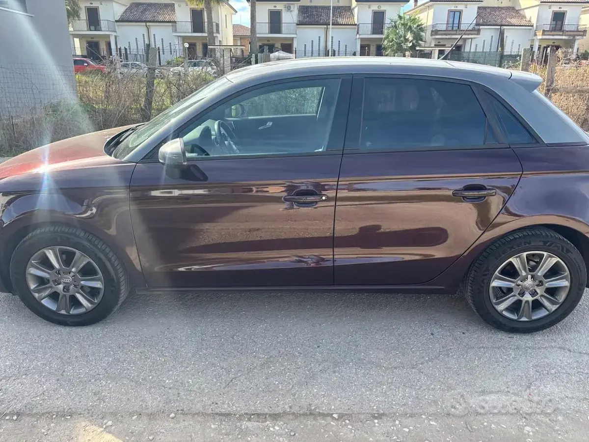 Usata Audi A1 90 CV (66 kW) 2015 Viola Utilitaria