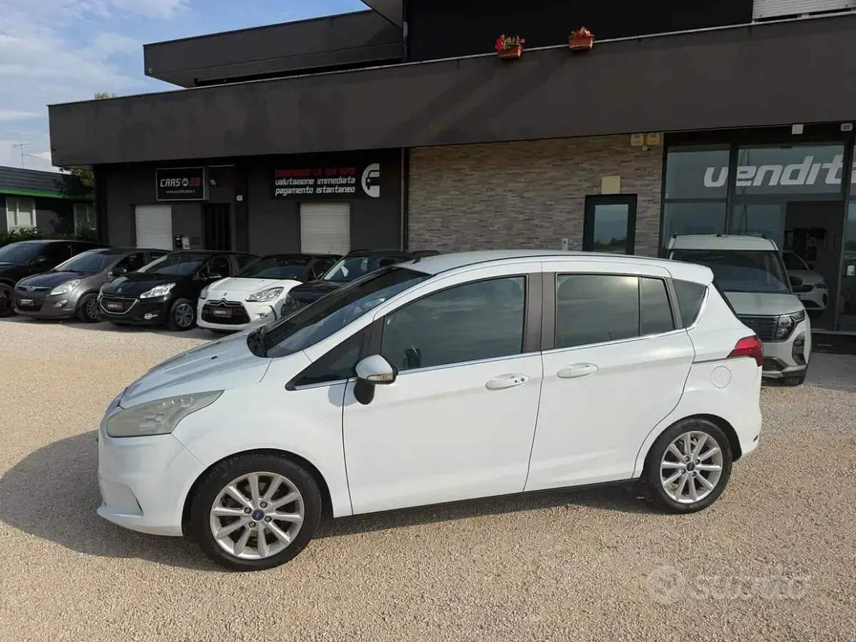 Usata Ford B-MAX Titanium 90 CV (66 kW) 2015 Bianco Monovolume