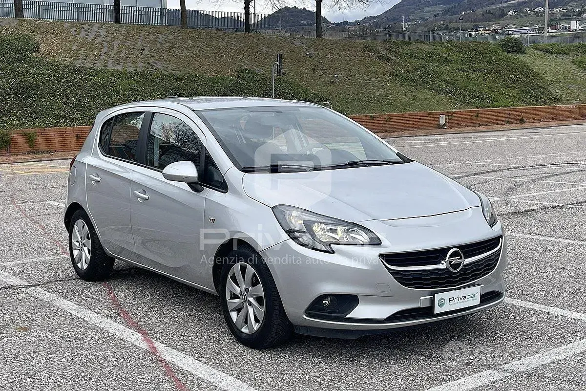 Usata Opel Corsa 90 CV (66 kW) 2017 Grigio Utilitaria