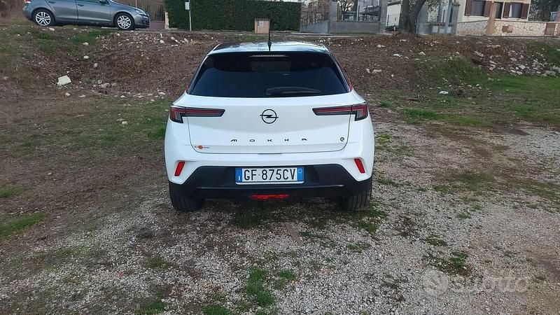 Usata Opel Mokka-e GS Line 100 kW (136 CV) 2021 Bianco SUV