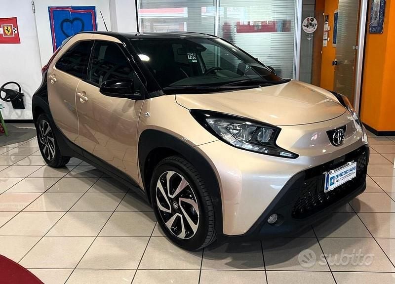 Usata Toyota Aygo X Trend 72 CV (52 kW) 2025 Beige SUV