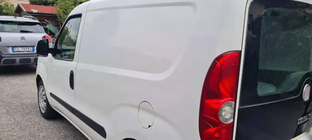 Usata Fiat Doblò Active 103 CV (75 kW) 2011 Bianco spino Monovolume