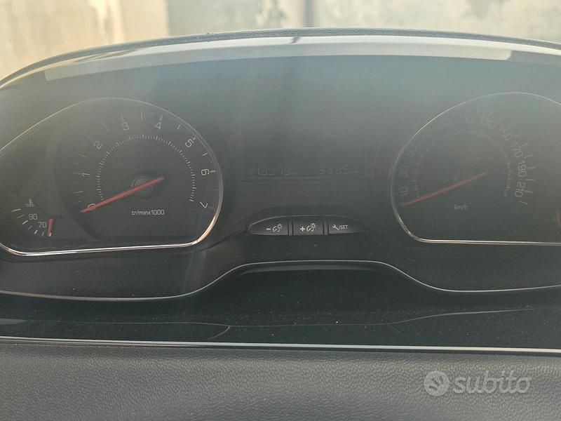Usata Peugeot 208 82 CV (60 kW) 2014 Grigio Utilitaria