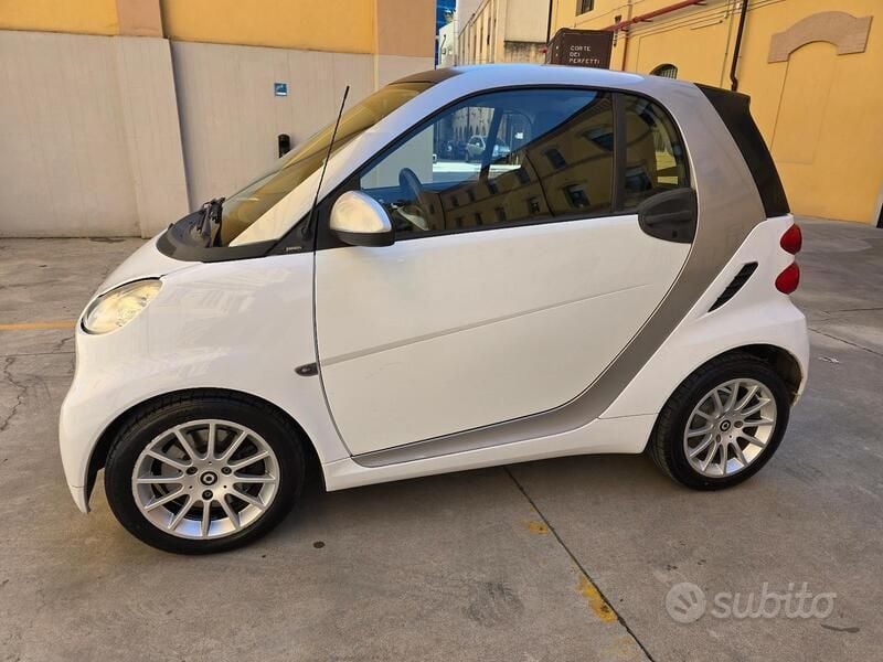 Usata Smart ForTwo Coupé 71 CV (52 kW) 2011 Bianco Coupé