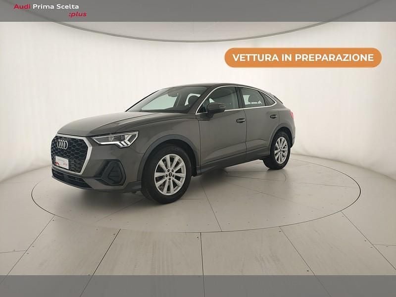 Z7 grigio chronos metallizzato Usata 2021 Audi Q3 Sportback SUV | 30.900 € (Super prezzo) - Immagine 1/4