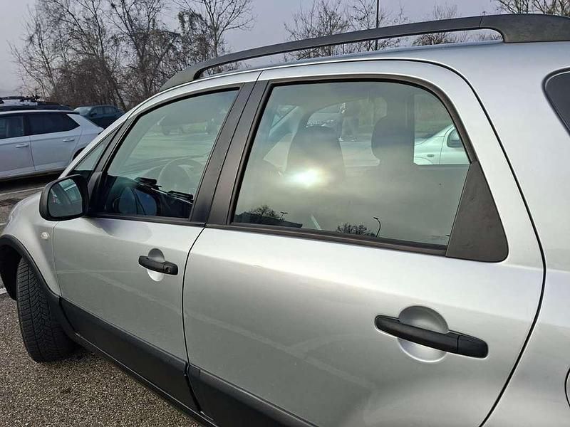 Usata Fiat Sedici Dynamic 107 CV (78 kW) 2007 Argento SUV