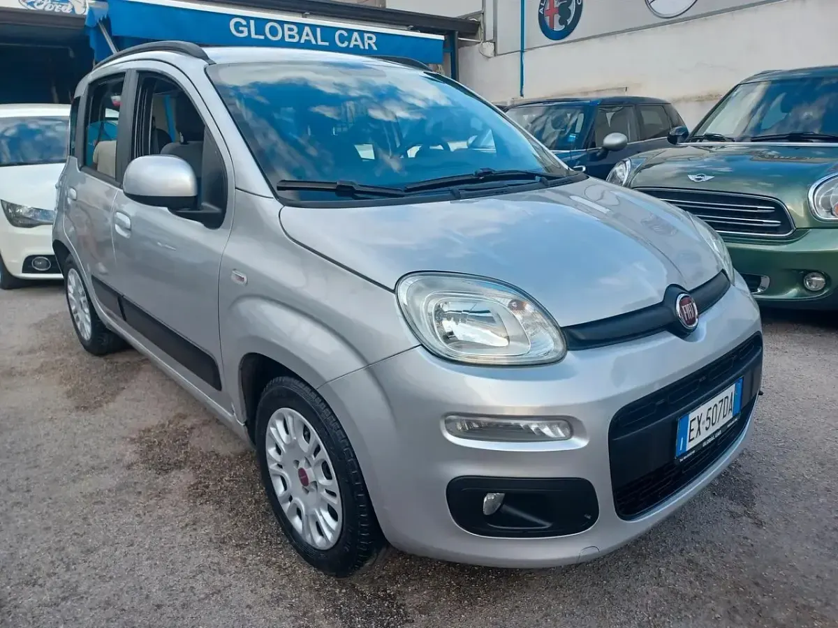 Usata Fiat Panda Lounge 69 CV (50 kW) 2014 Argento Utilitaria