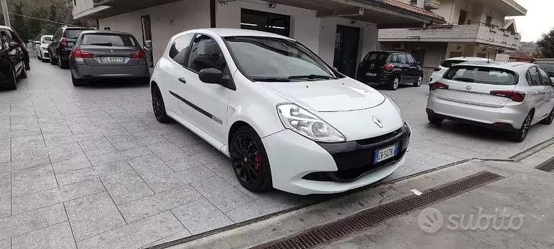Usata Renault Clio R.S. R.S. 203 CV (149 kW) 2010 Bianco Utilitaria