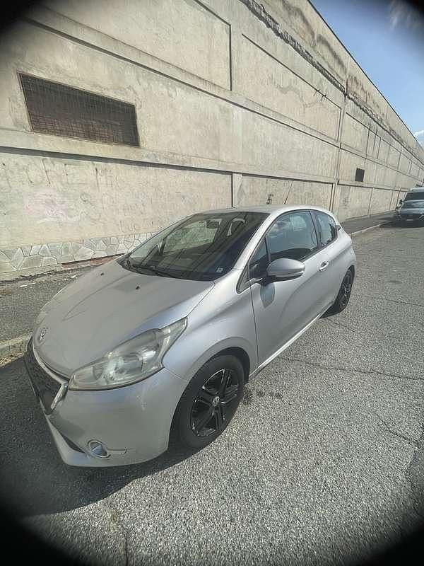 Usata Peugeot 208 Access 68 CV (50 kW) 2012 Grigio Utilitaria
