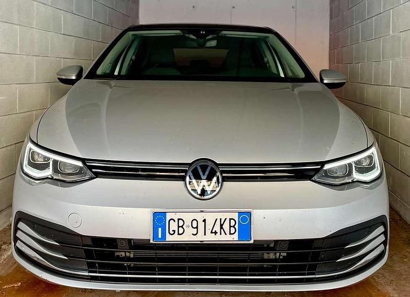 Grigio Usata 2020 VW Golf VIII Edition Tre volumi | 28.000 € (Molto cara) - Immagine 1/4