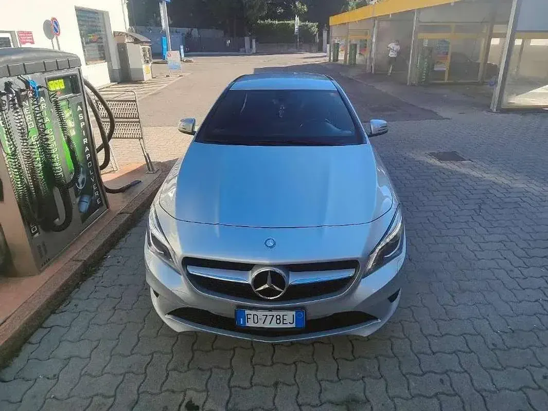 Käytetty Mercedes CLA220 Premium 177 HP (130 kW) 2016 Harmaa Sedan