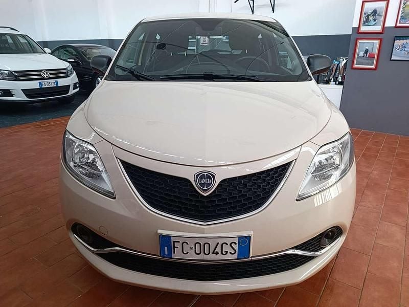 Usata Lancia Ypsilon Silver 69 CV (50 kW) 2015 Beige Utilitaria
