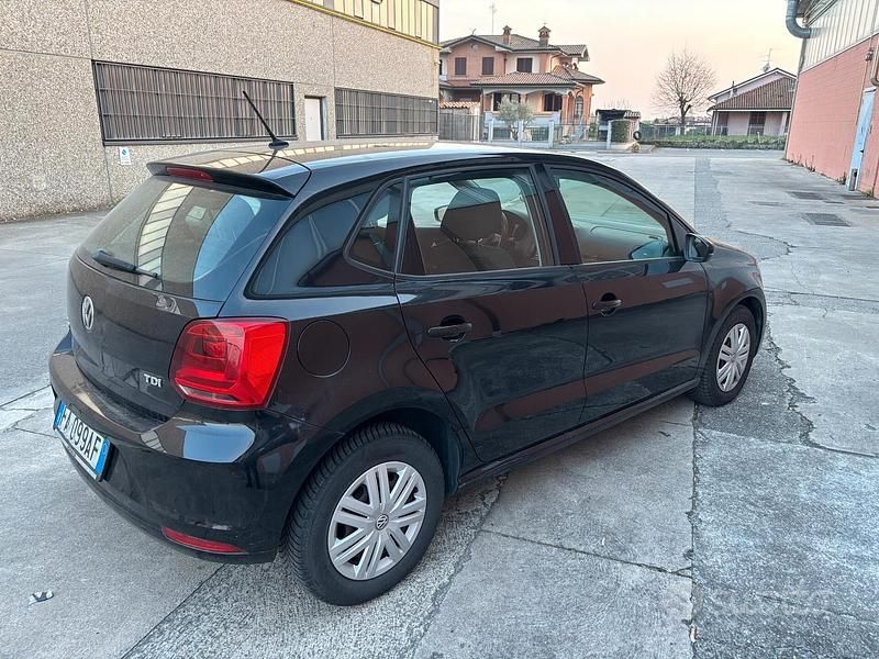 Usata VW Polo Trendline 90 CV (66 kW) 2015 Nero Berlina