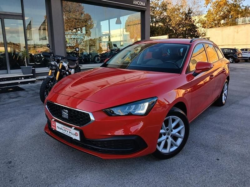 Usata Seat Leon Business 130 CV (95 kW) 2022 Rosso Station wagon