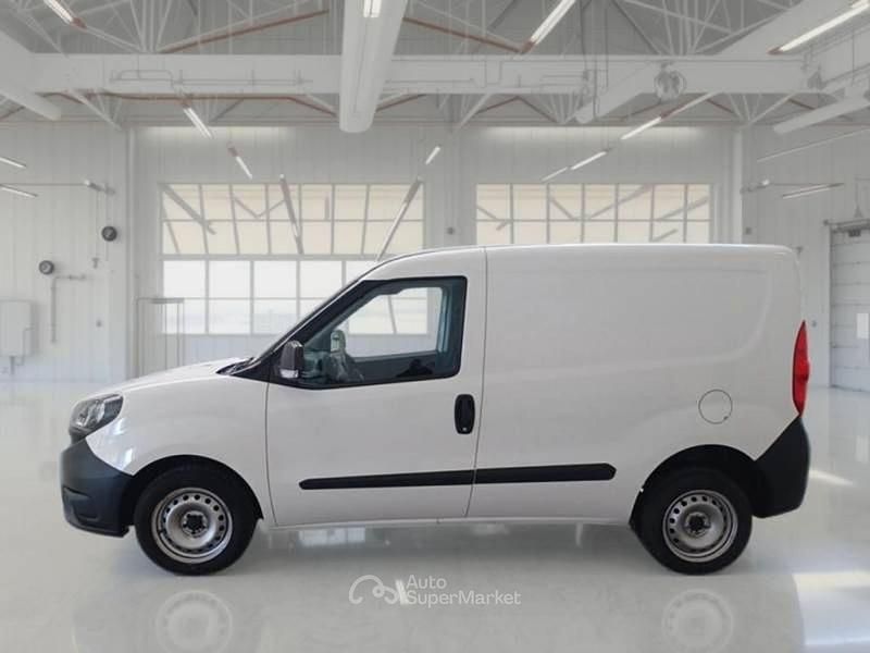 Usata Fiat Doblò 105 CV (77 kW) 2023 Monovolume