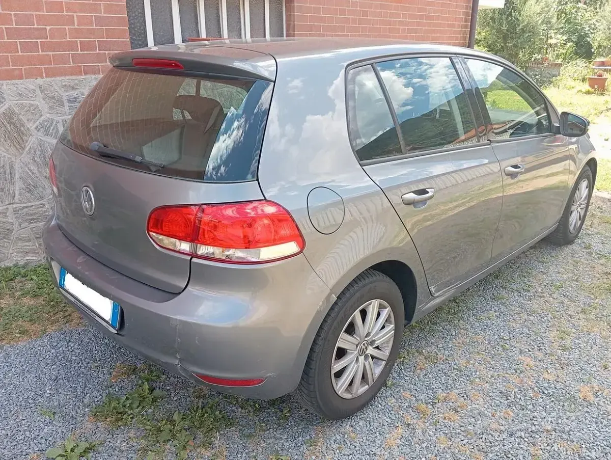Usata VW Golf VI Edition 105 CV (77 kW) 2011 Grigio Utilitaria